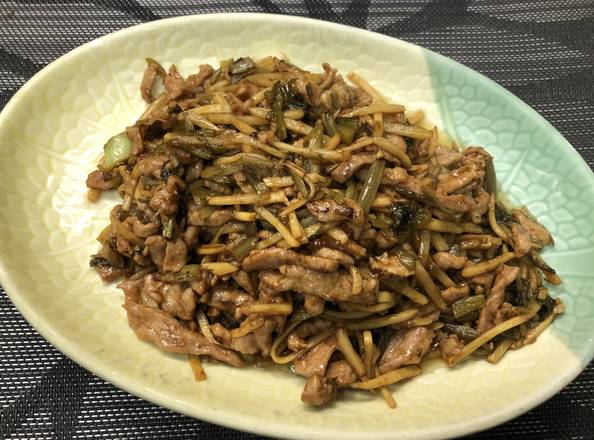 186. Sautéed Shredded Pork with Preserved Vegetable 雪菜肉絲